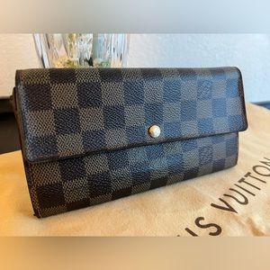 #1 Authentic Louis Vuitton Damier Ebene Sarah Wallet